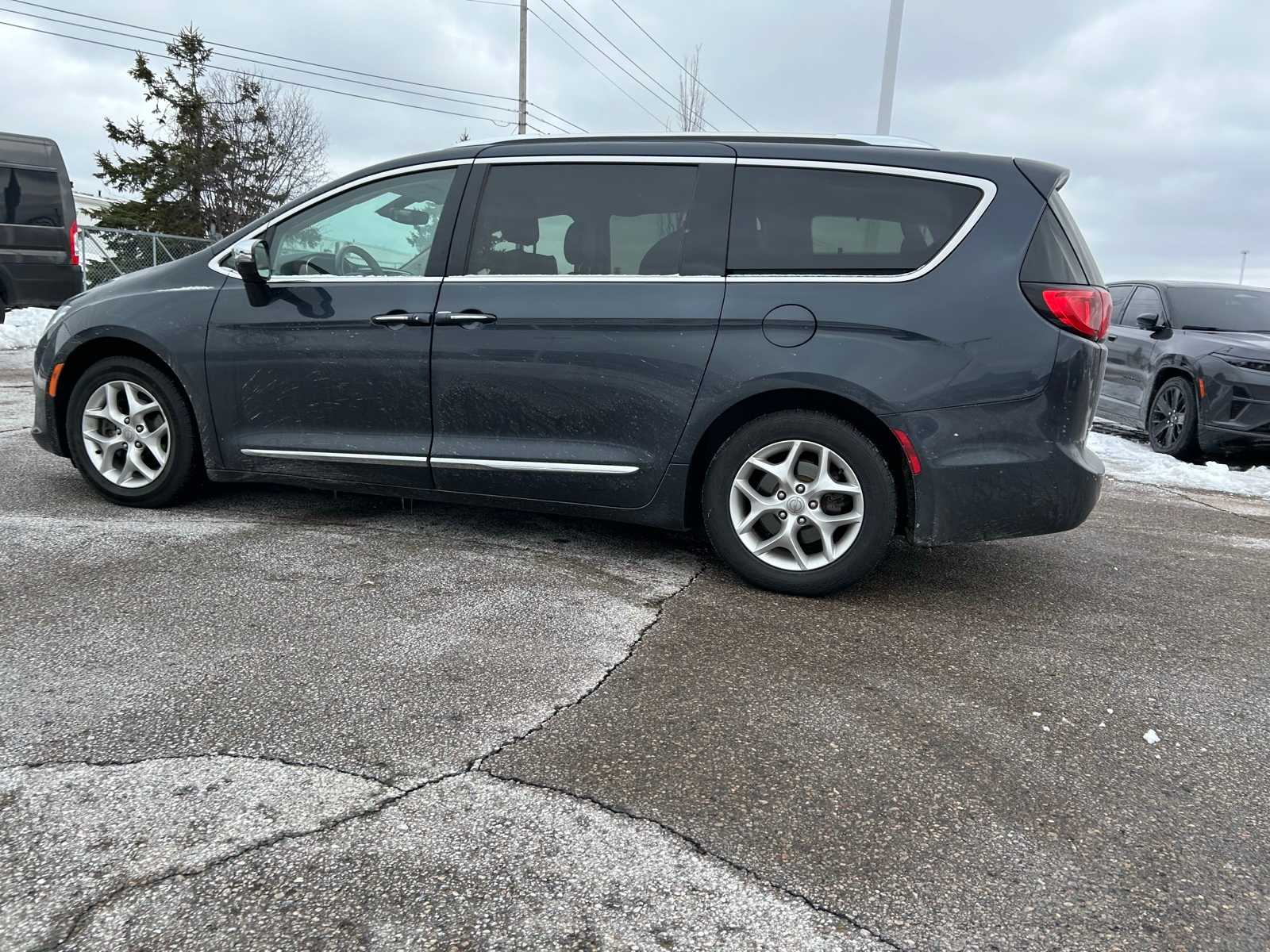 Thumbnail: 2020 Chrysler Pacifica - 25