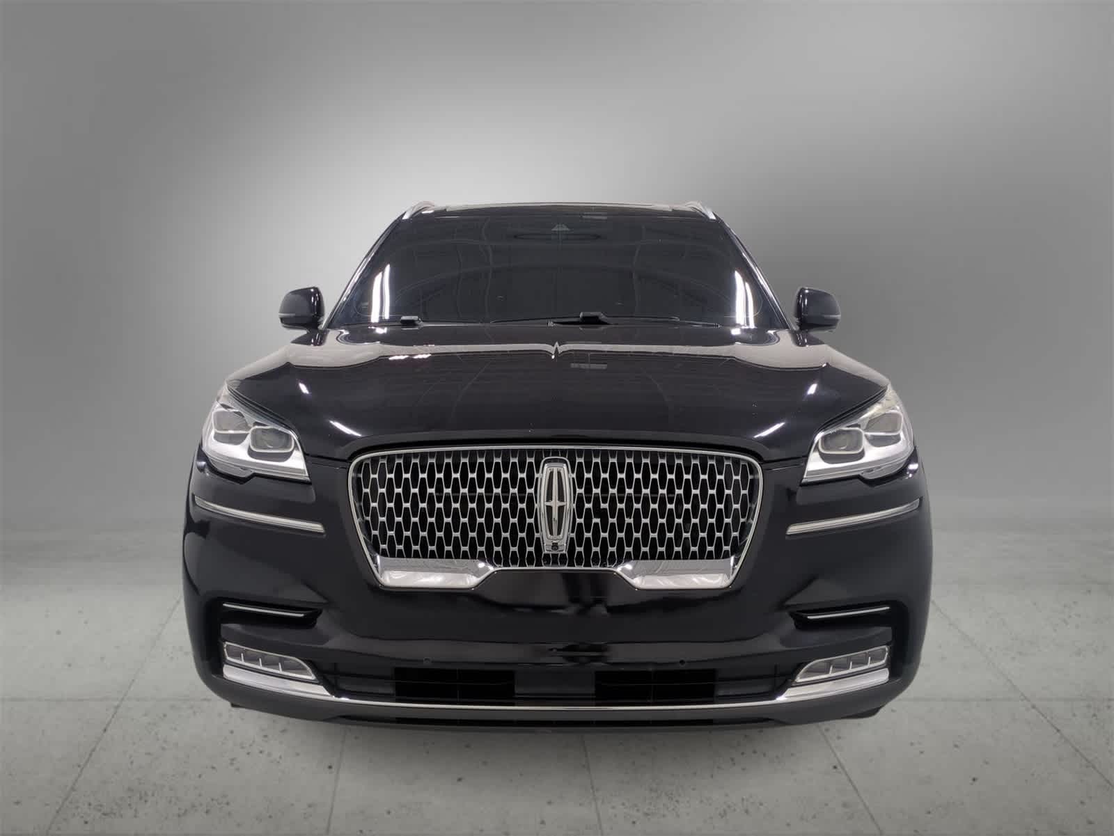 Thumbnail: 2020 Lincoln Aviator - 3