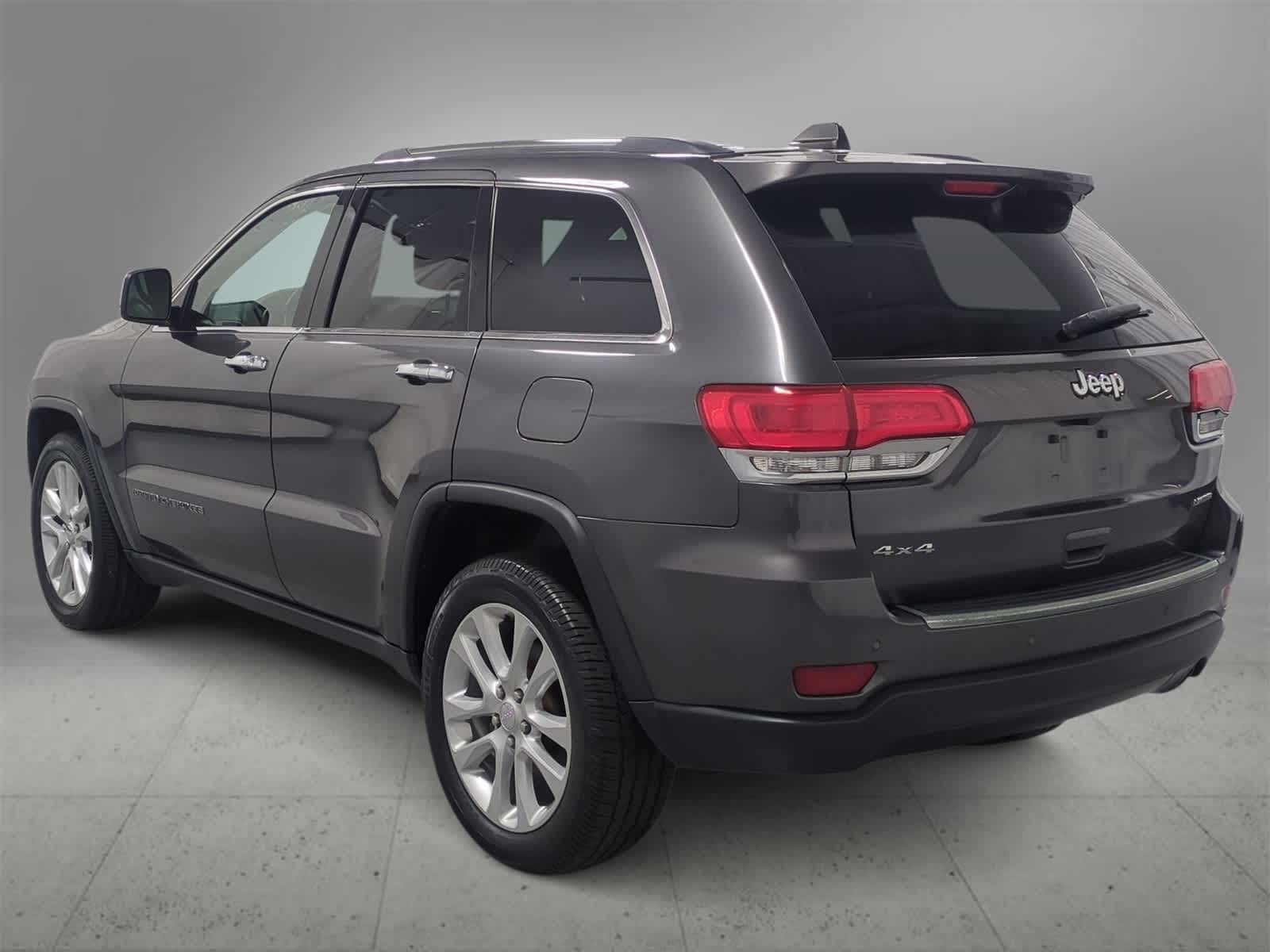 Thumbnail: 2017 Jeep Grand Cherokee - 6