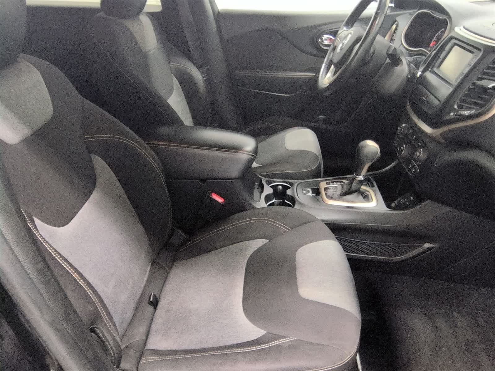 Thumbnail: 2014 Jeep Cherokee - 22