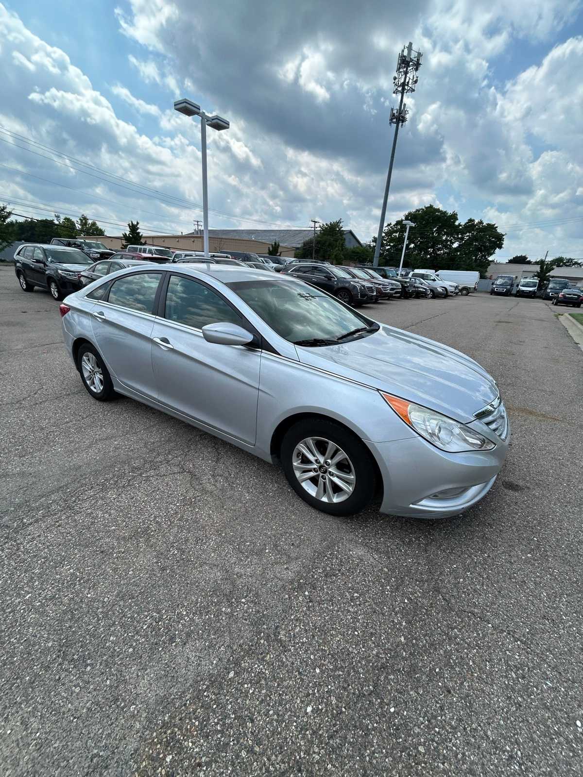 Thumbnail: 2013 Hyundai Sonata - 11