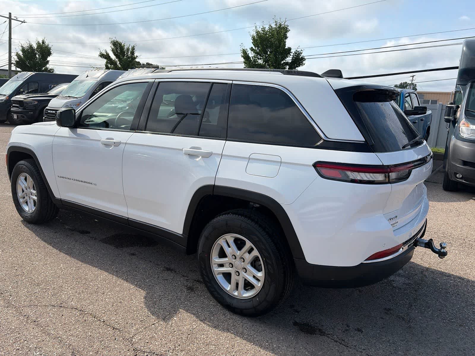 Thumbnail: 2023 Jeep Grand Cherokee - 18