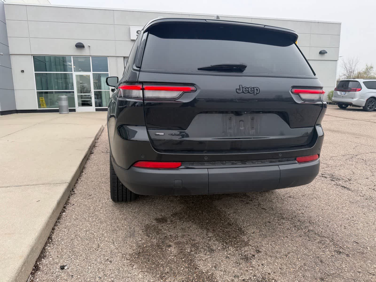 Thumbnail: 2022 Jeep Grand Cherokee L - 24