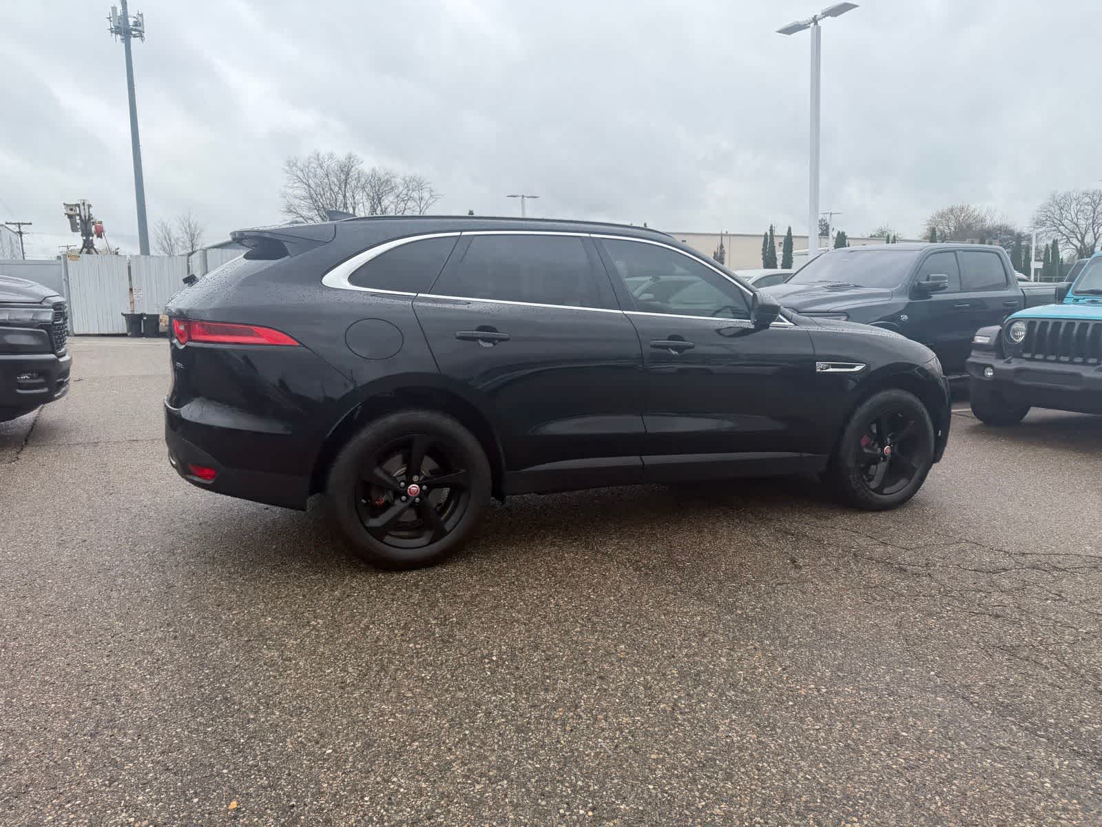 Thumbnail: 2019 Jaguar F-Pace - 19
