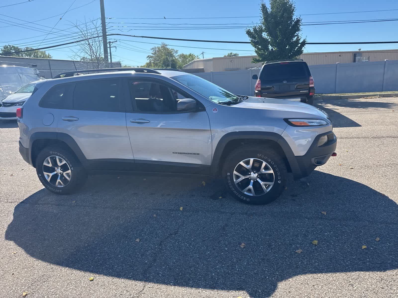 Thumbnail: 2018 Jeep Cherokee - 12