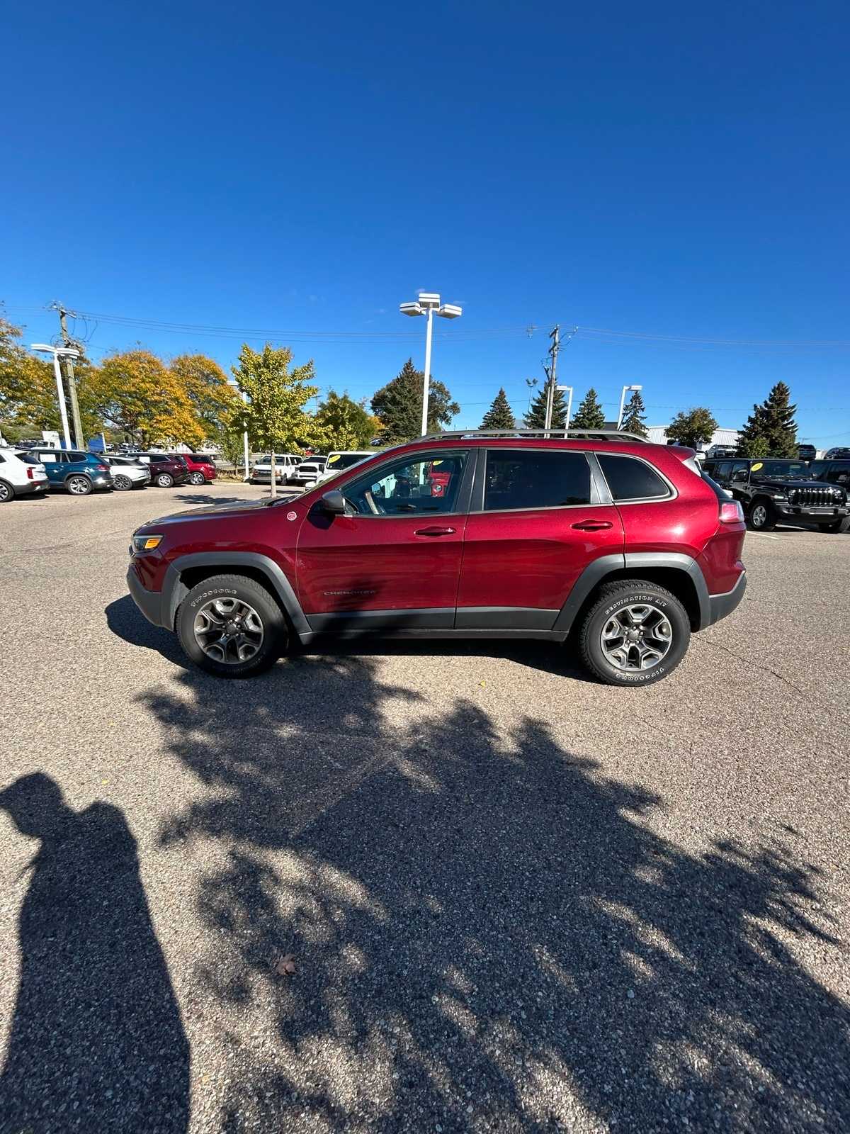 Thumbnail: 2019 Jeep Cherokee - 25