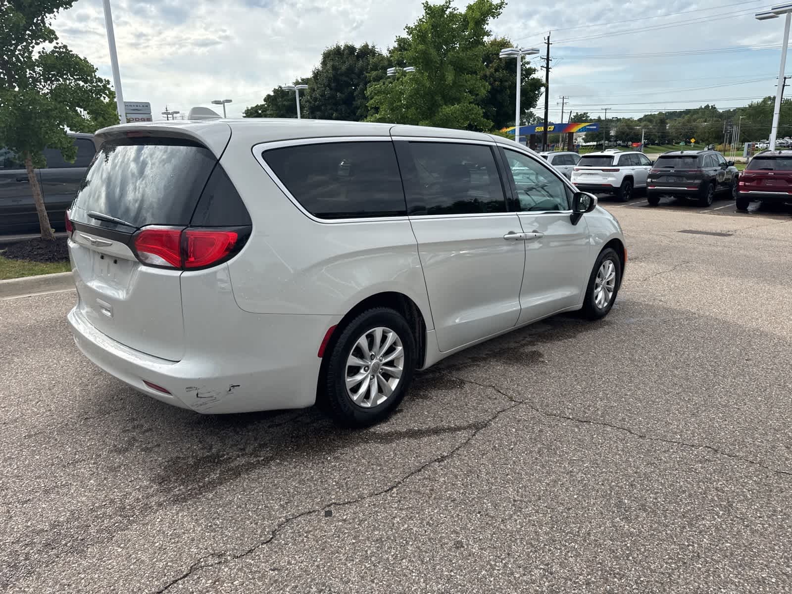 Thumbnail: 2017 Chrysler Pacifica - 17