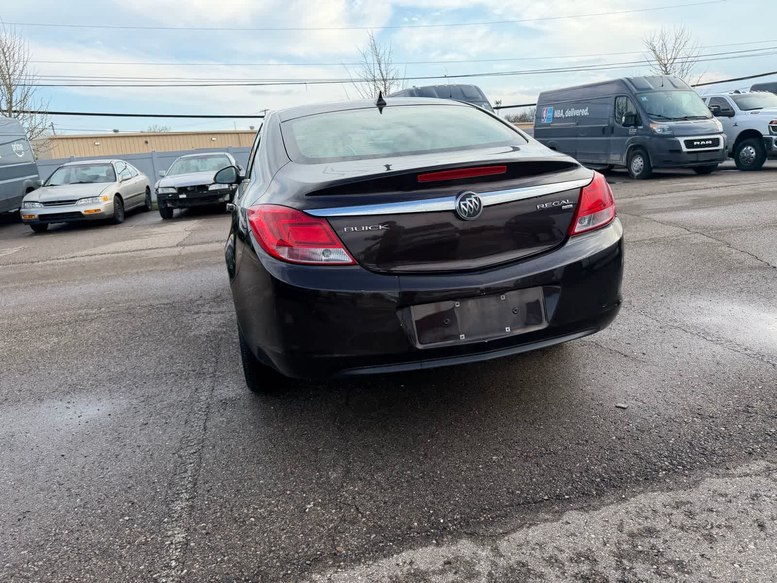 Thumbnail: 2011 Buick Regal - 21