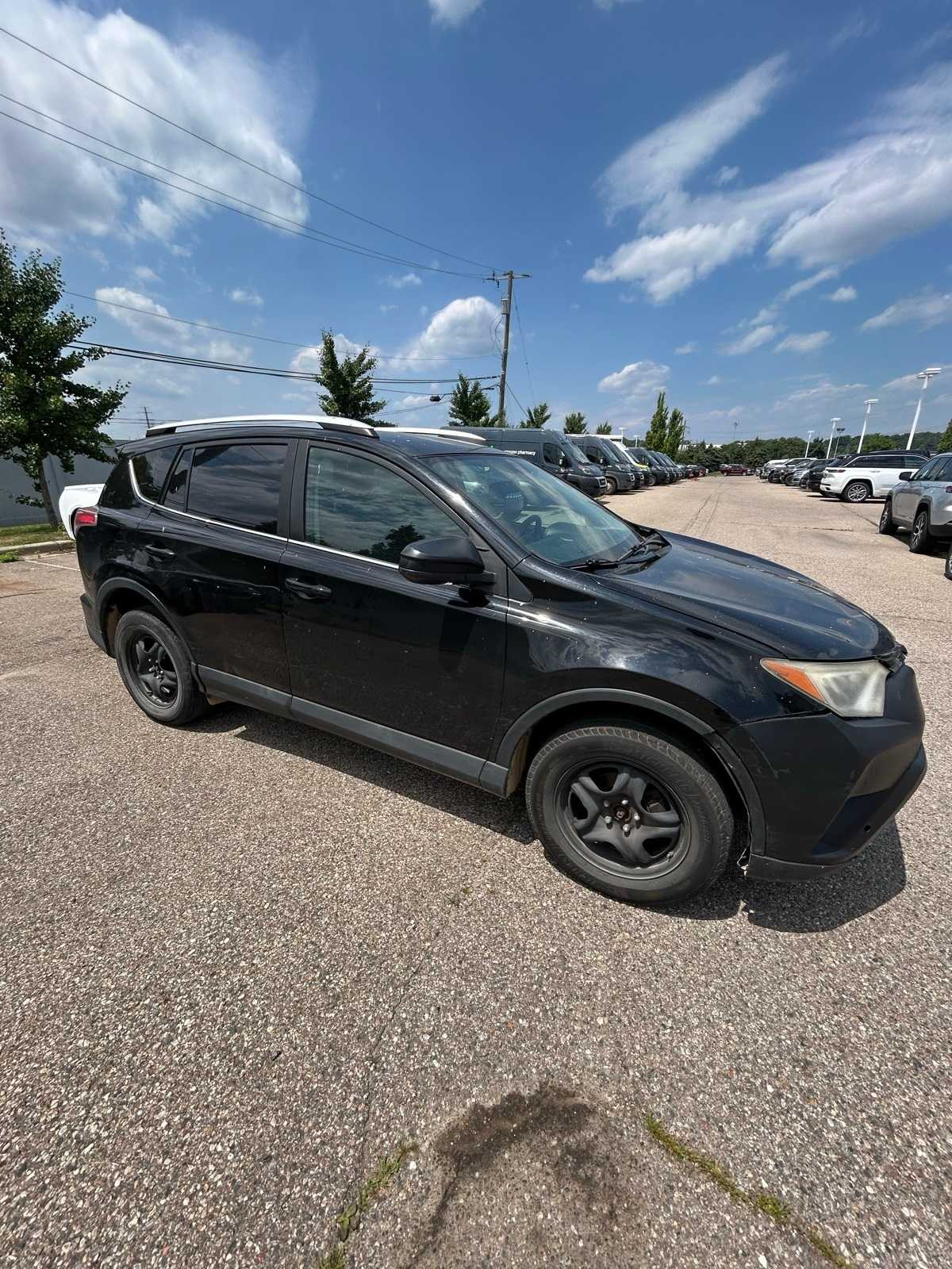 Thumbnail: 2016 Toyota RAV4 - 12