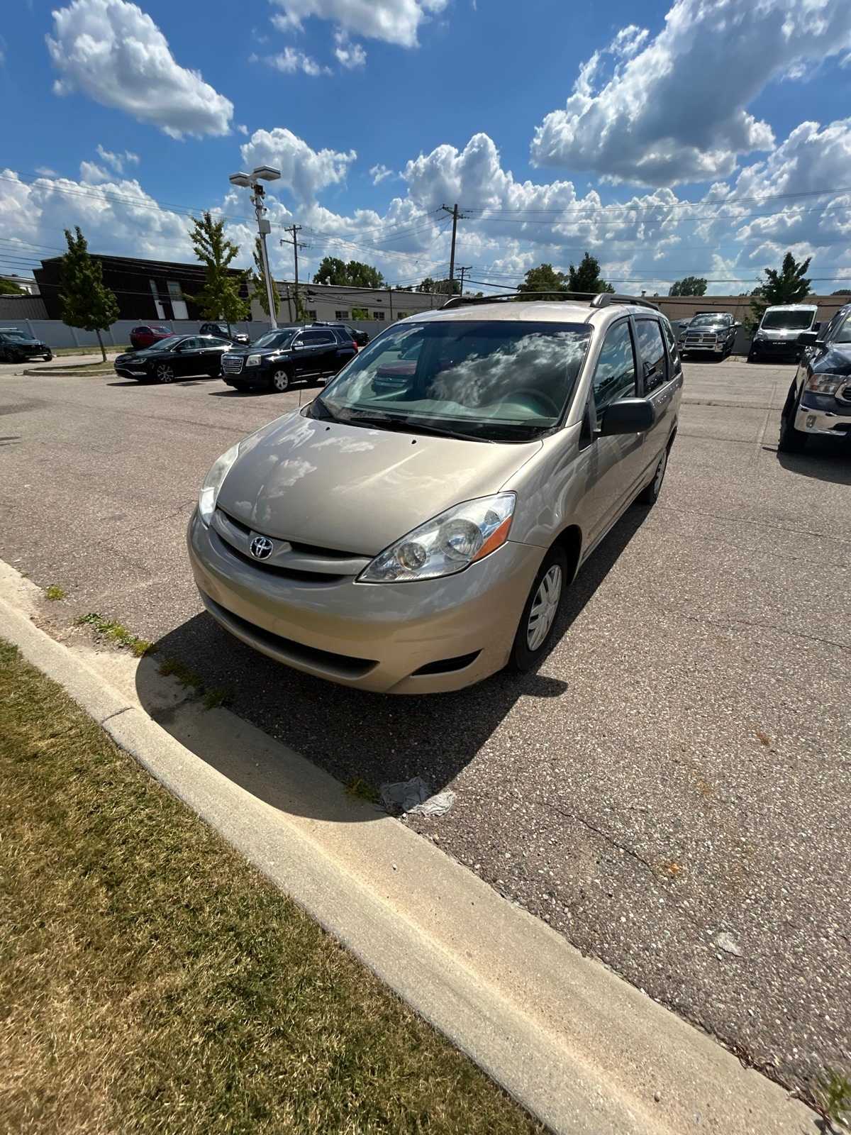 Thumbnail: 2008 Toyota Sienna - 5