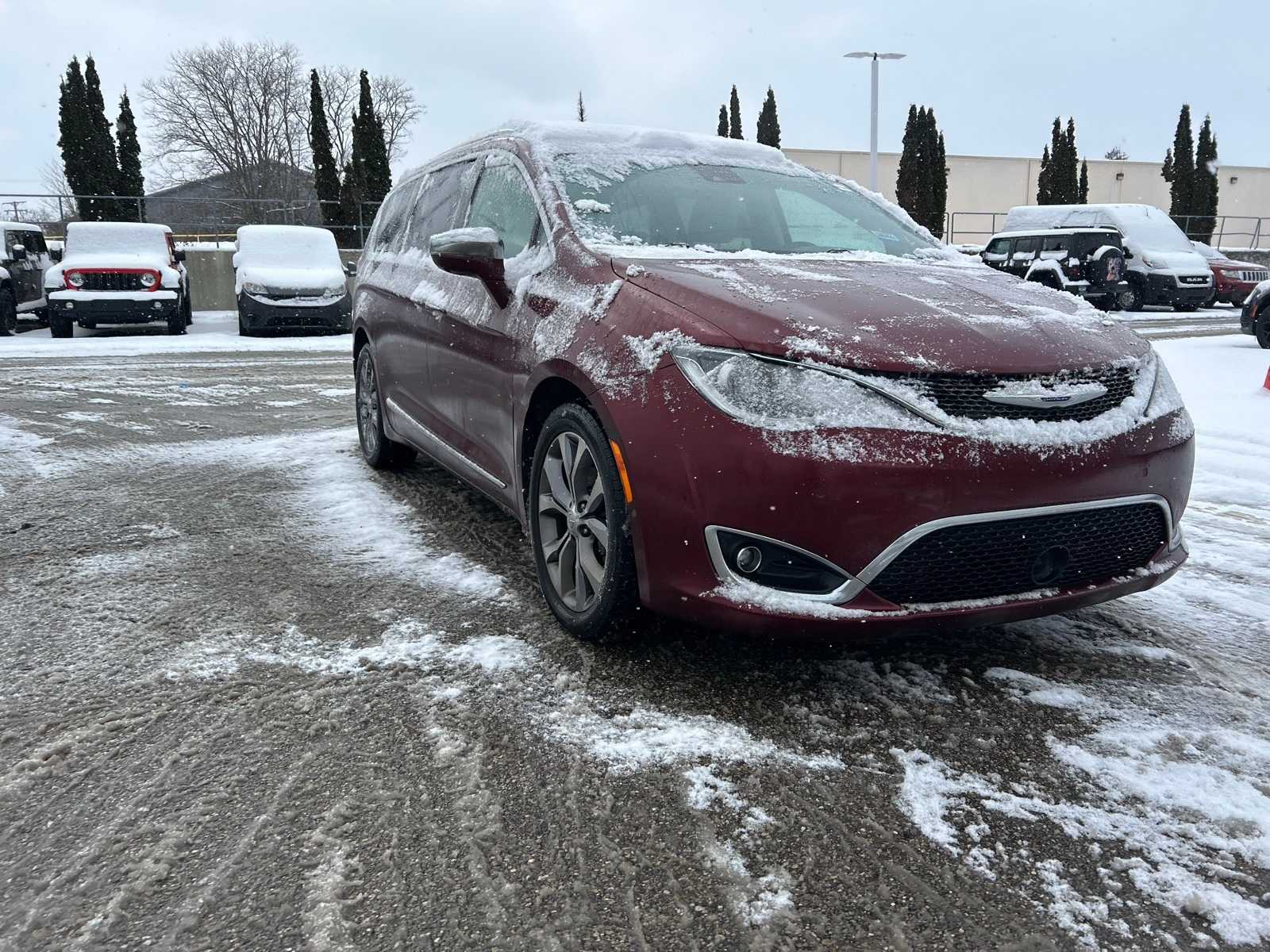 Thumbnail: 2019 Chrysler Pacifica - 10