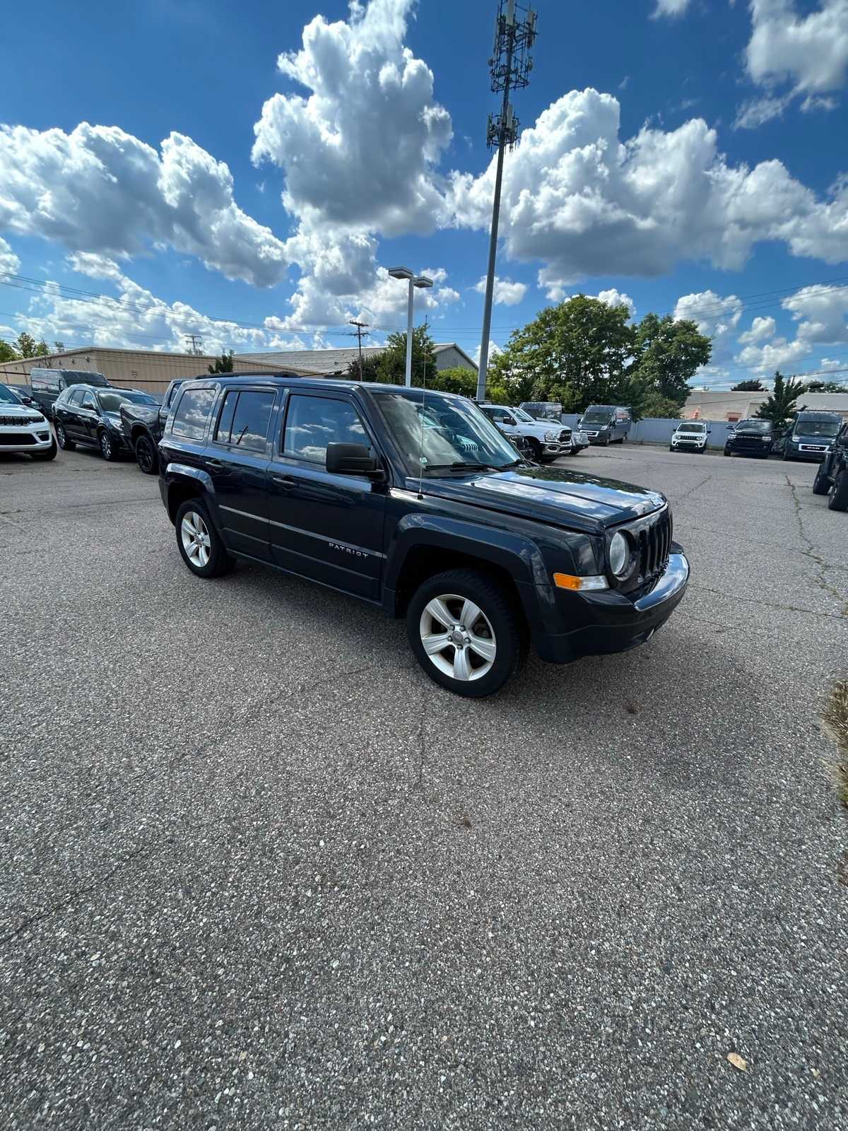 Thumbnail: 2014 Jeep Patriot - 9