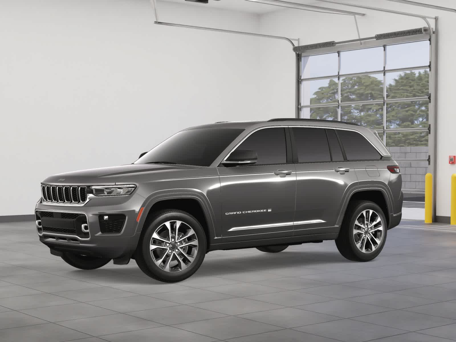 2025 Jeep Grand Cherokee Overland photo 2