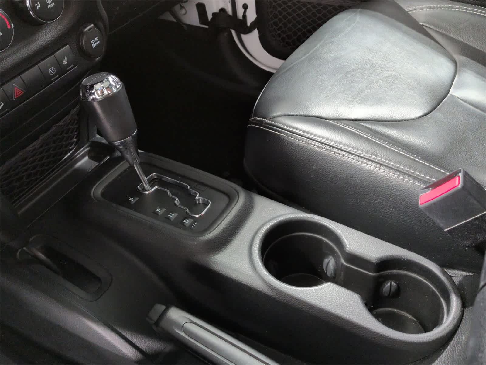 Thumbnail: 2017 Jeep Wrangler - 31