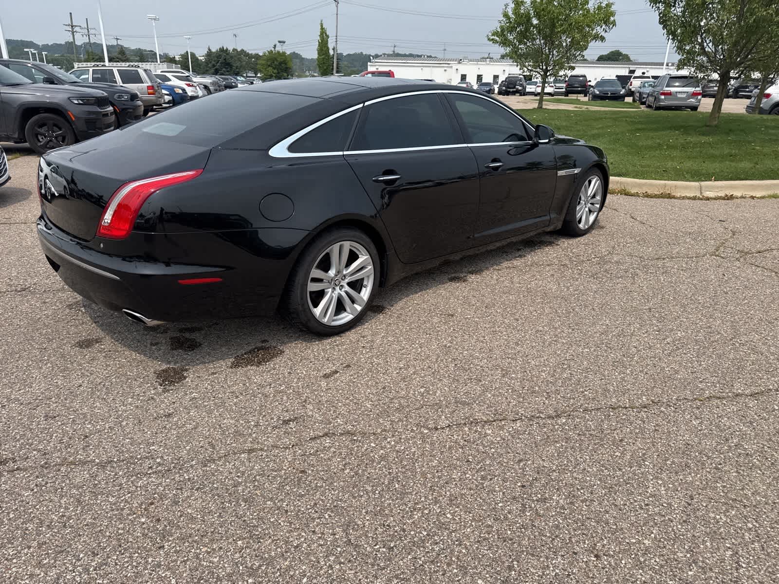 Thumbnail: 2011 Jaguar XJ - 13