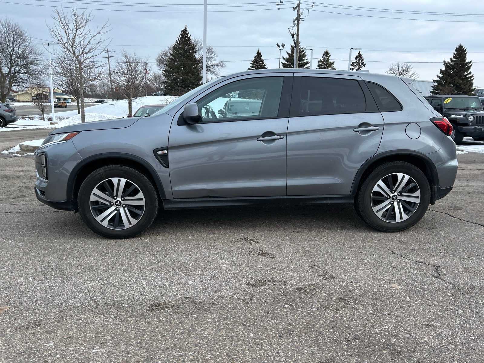 Thumbnail: 2023 Mitsubishi Outlander Sport - 24