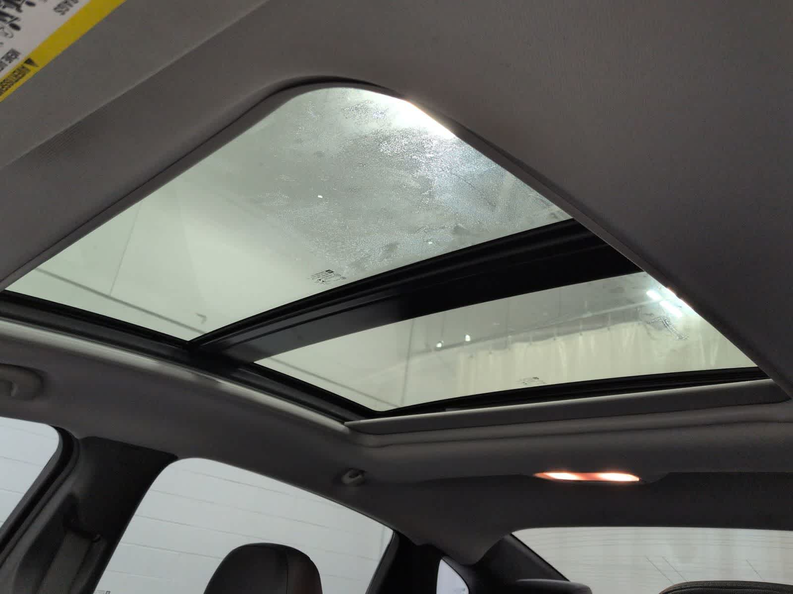 Thumbnail: 2018 Chevrolet Malibu - 20