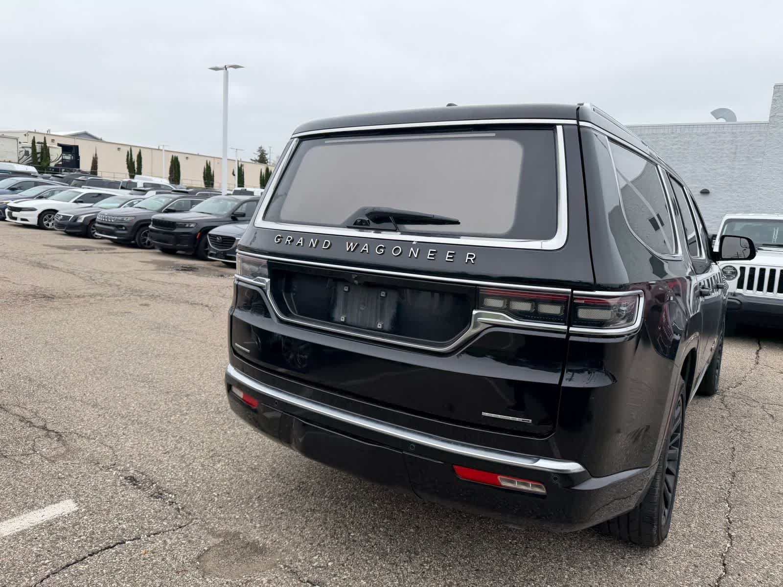 Thumbnail: 2022 Jeep Grand Wagoneer - 11