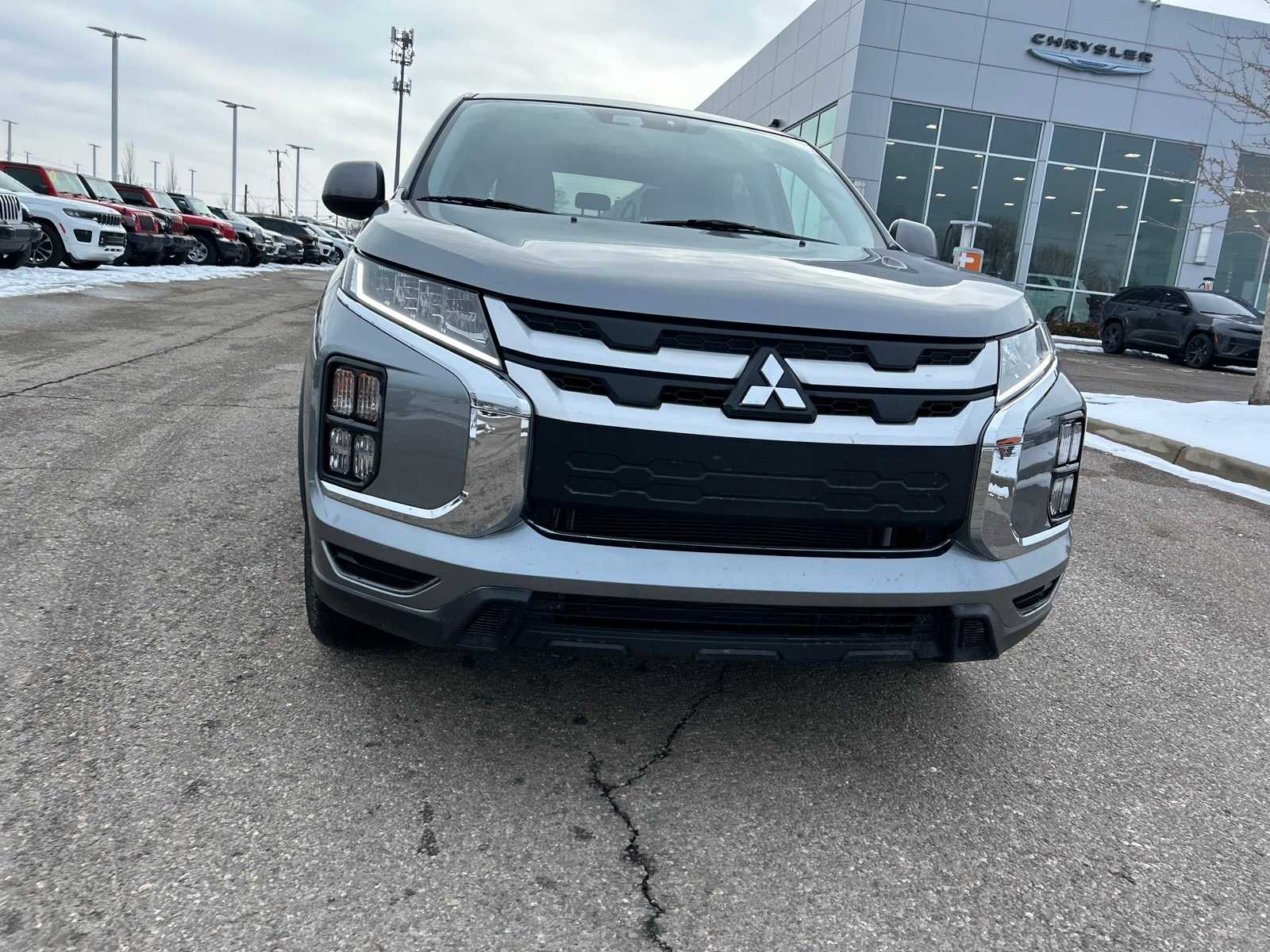 Thumbnail: 2023 Mitsubishi Outlander Sport - 7