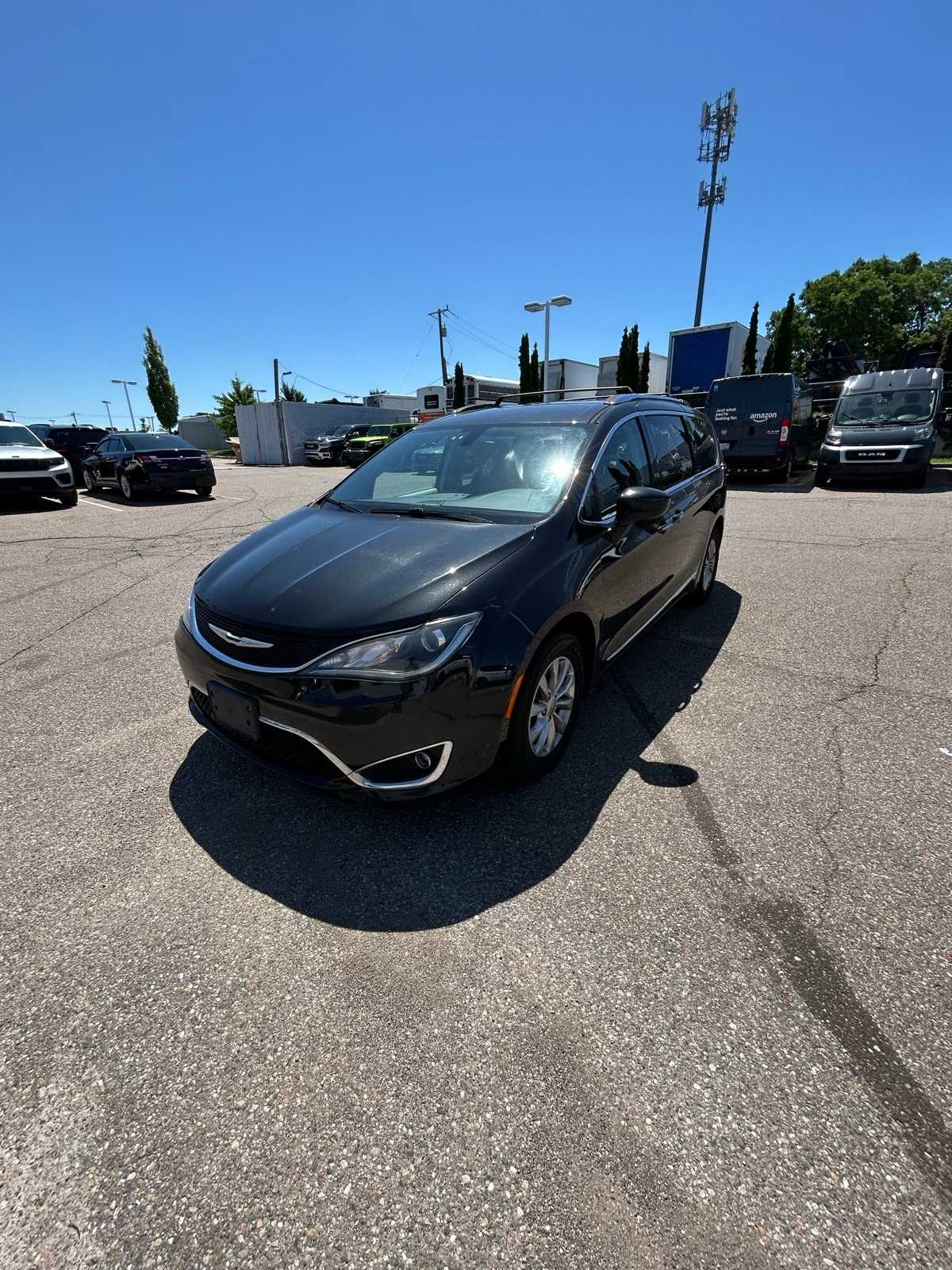 Thumbnail: 2018 Chrysler Pacifica - 2