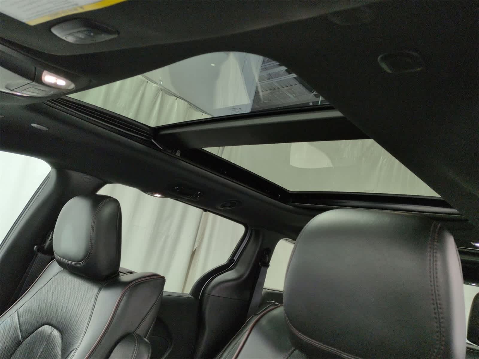 Thumbnail: 2020 Chrysler Pacifica - 20