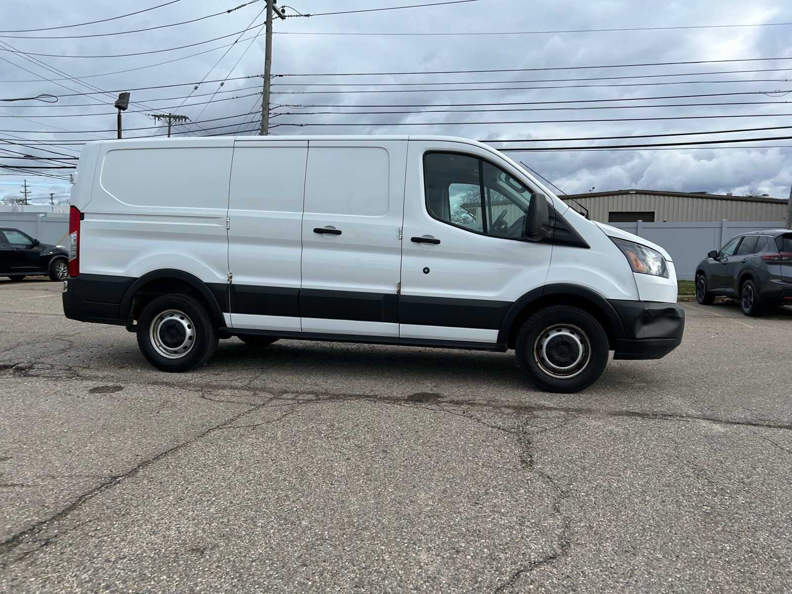 Thumbnail: 2019 Ford Transit Series - 10