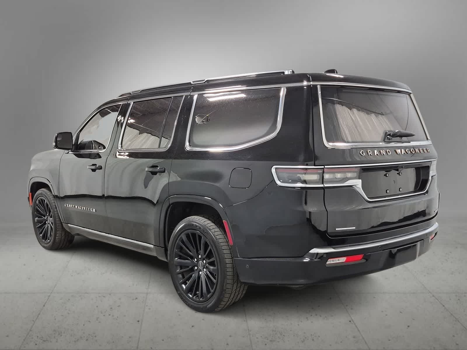 Thumbnail: 2022 Jeep Grand Wagoneer - 6