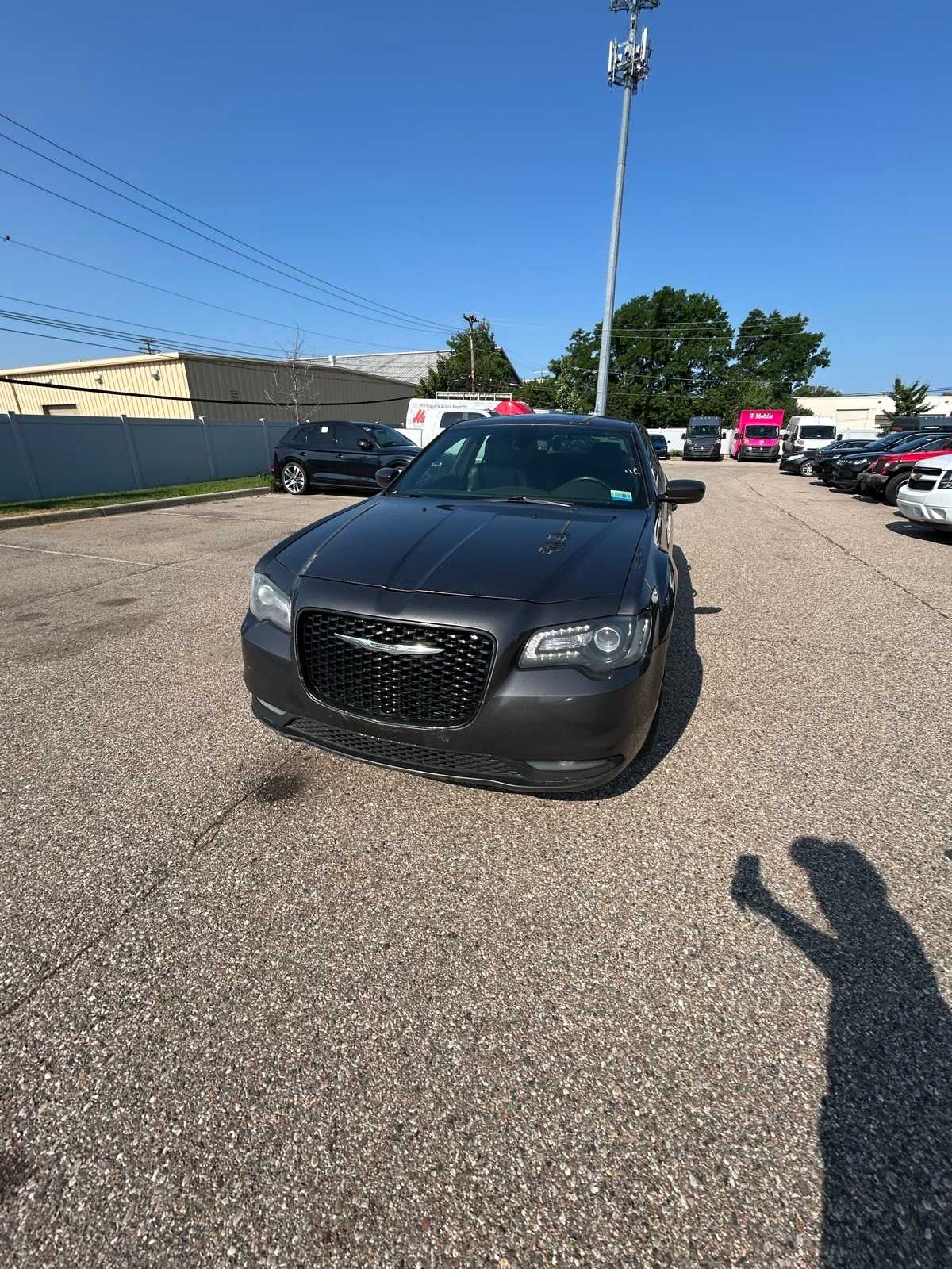 Thumbnail: 2019 Chrysler 300 - 2