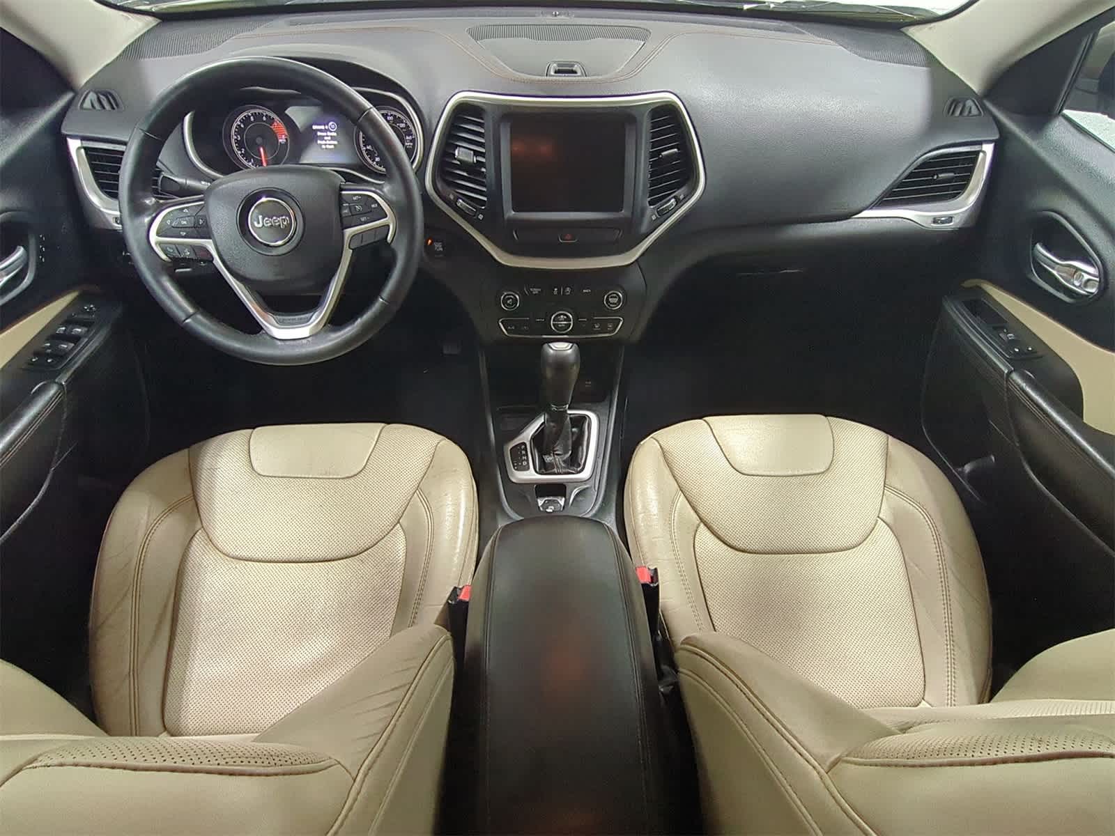 Thumbnail: 2016 Jeep Cherokee - 16