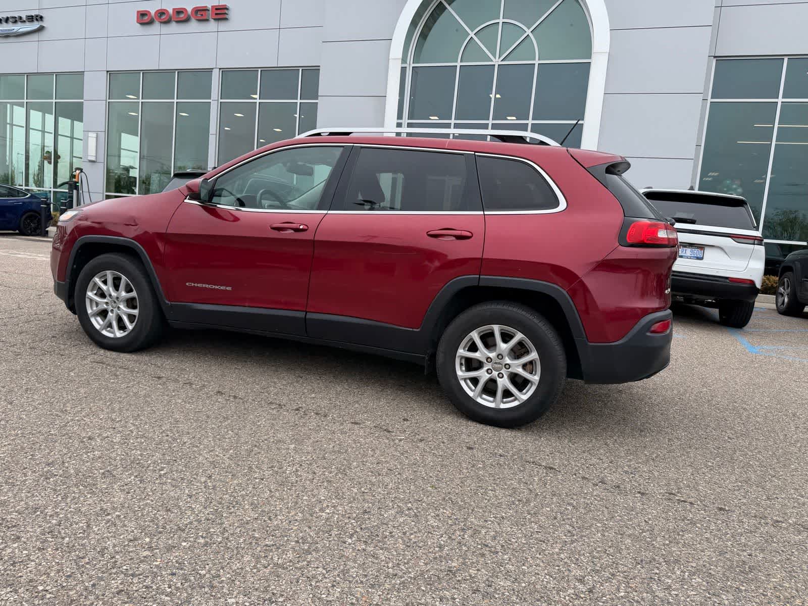 Thumbnail: 2015 Jeep Cherokee - 25