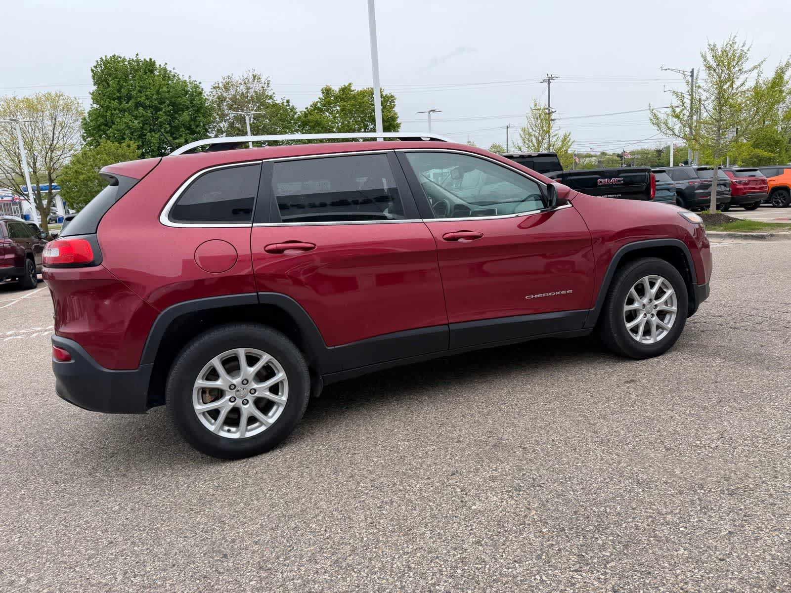 Thumbnail: 2015 Jeep Cherokee - 17