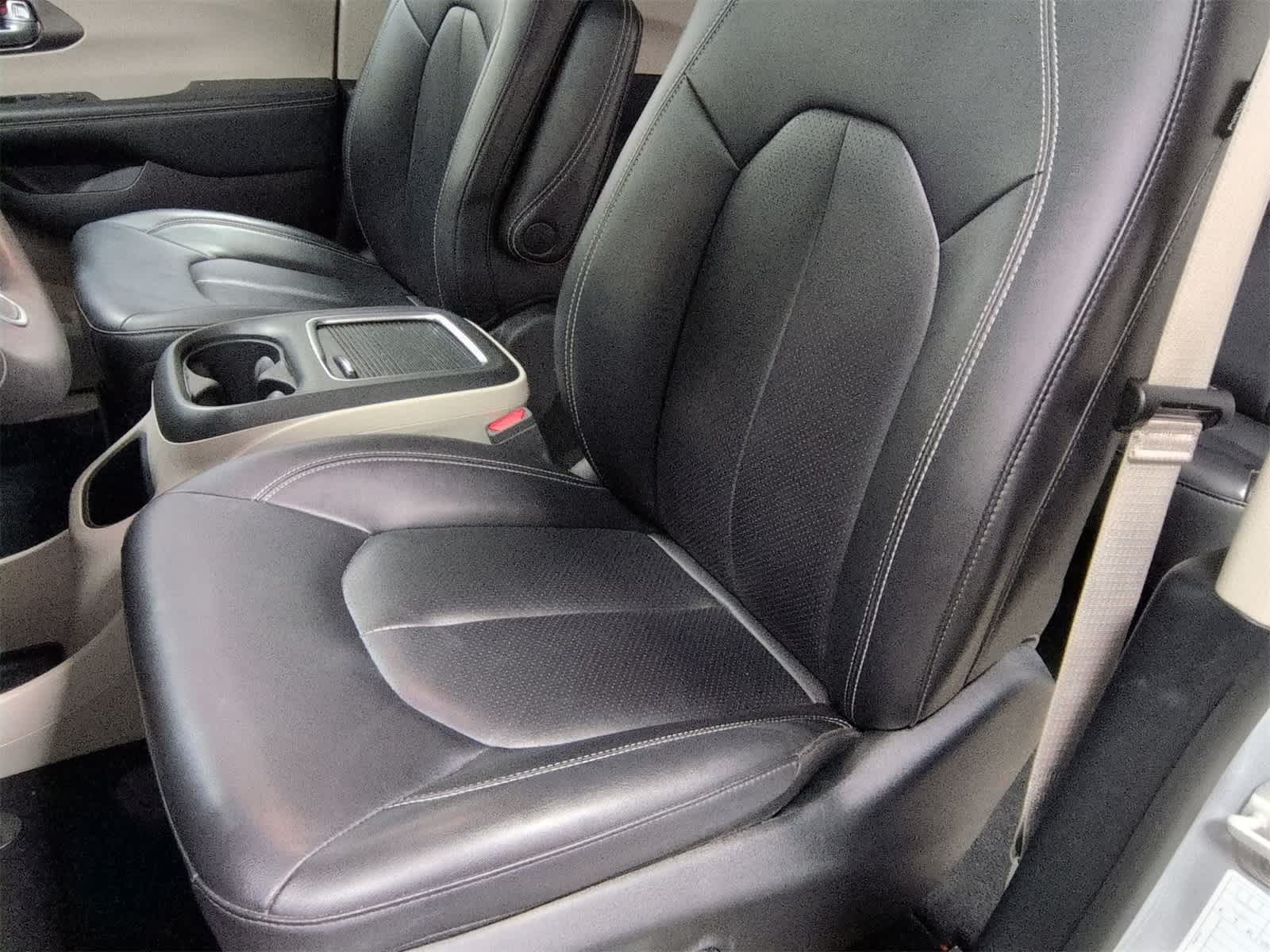 Thumbnail: 2024 Chrysler Pacifica - 17