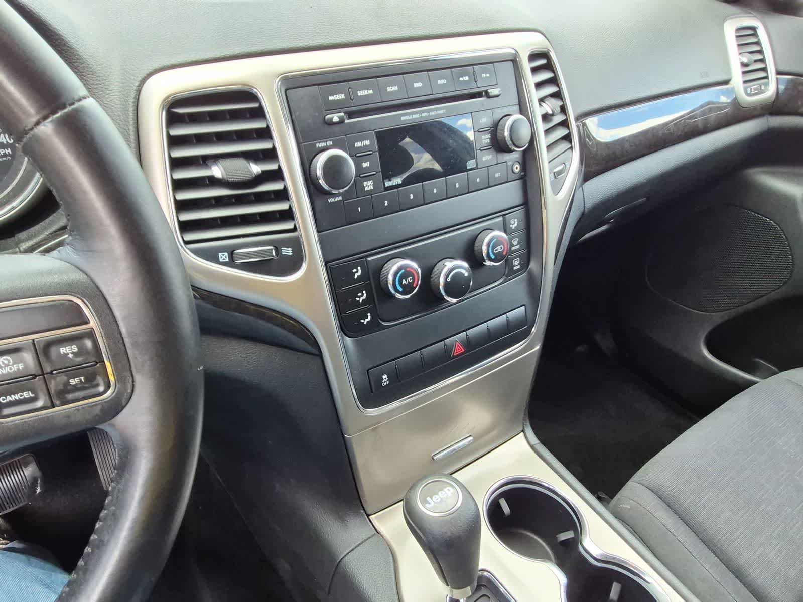 Thumbnail: 2012 Jeep Grand Cherokee - 25