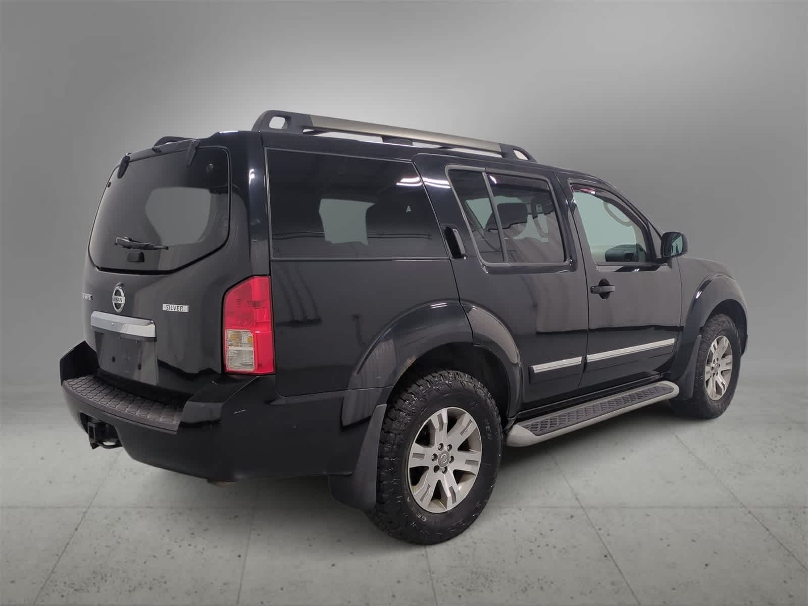 Thumbnail: 2012 Nissan Pathfinder - 8