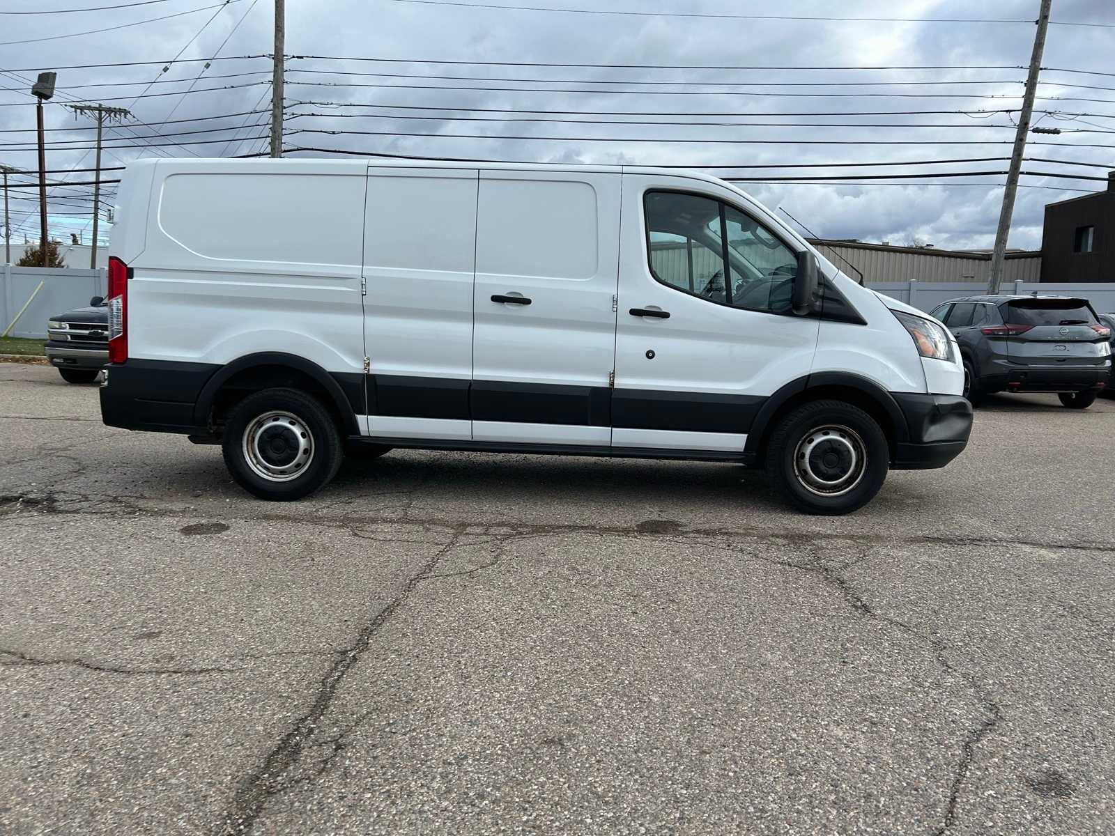 Thumbnail: 2019 Ford Transit Series - 9