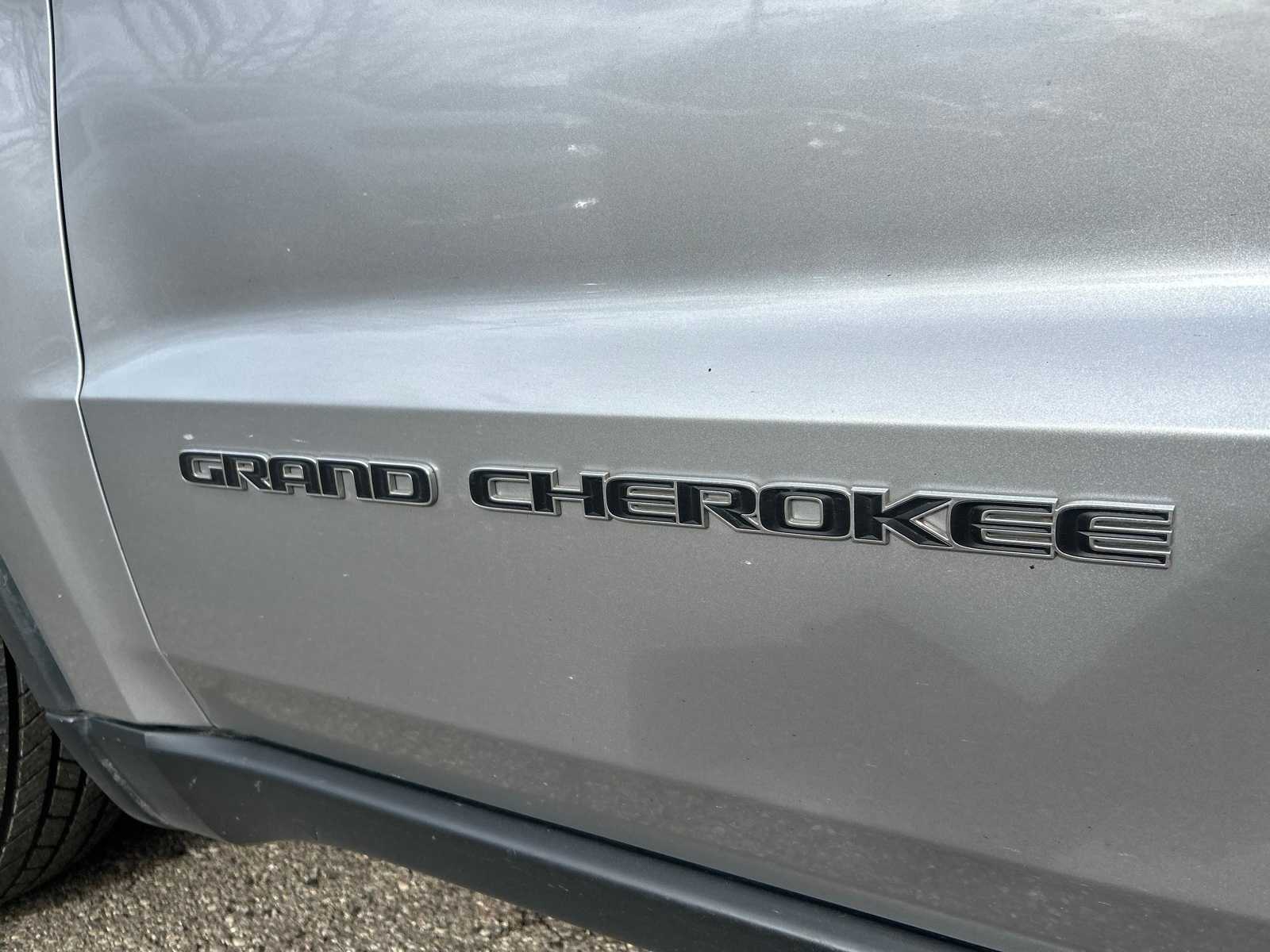 Thumbnail: 2020 Jeep Grand Cherokee - 25