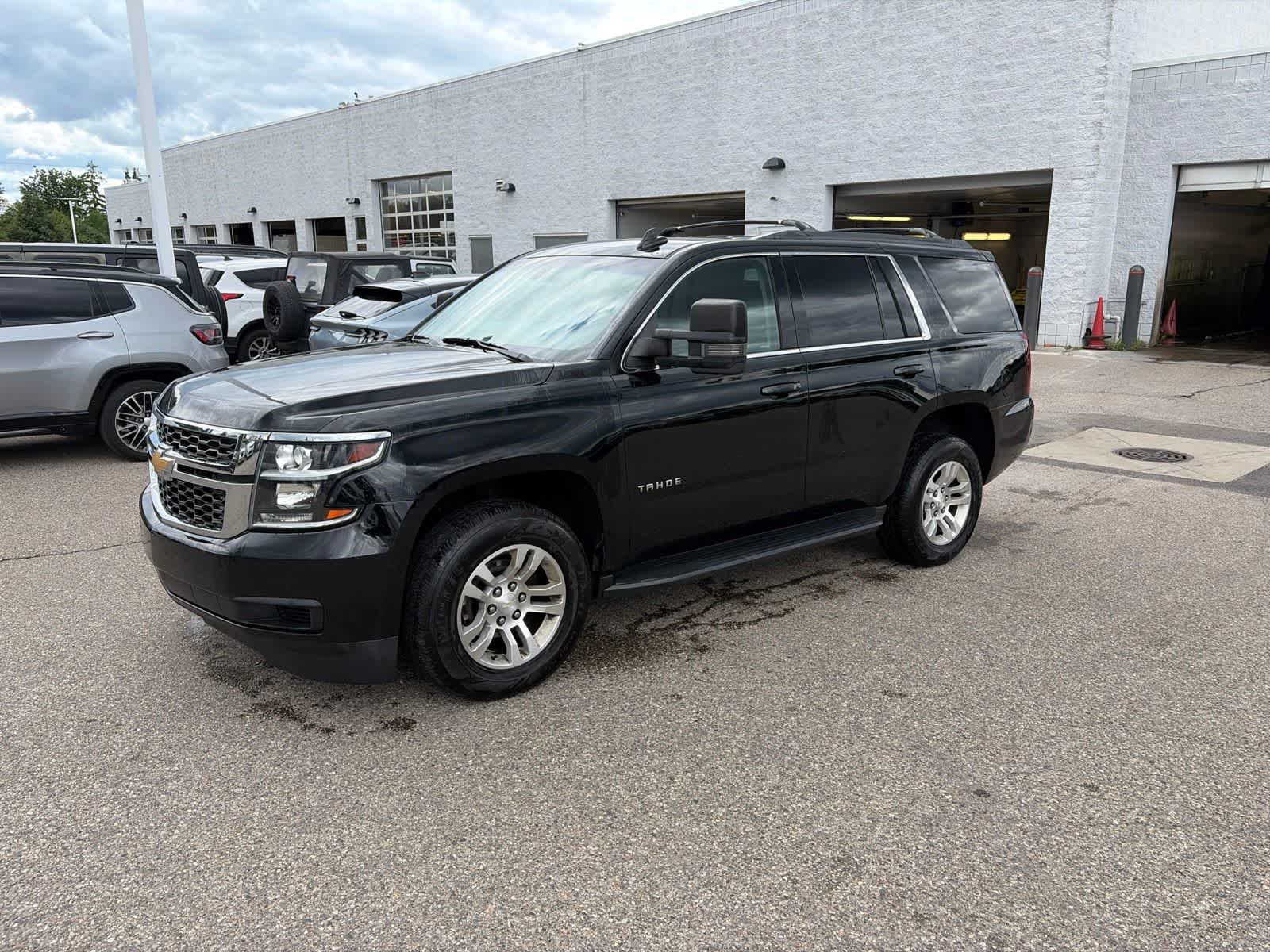Thumbnail: 2018 Chevrolet Tahoe - 25