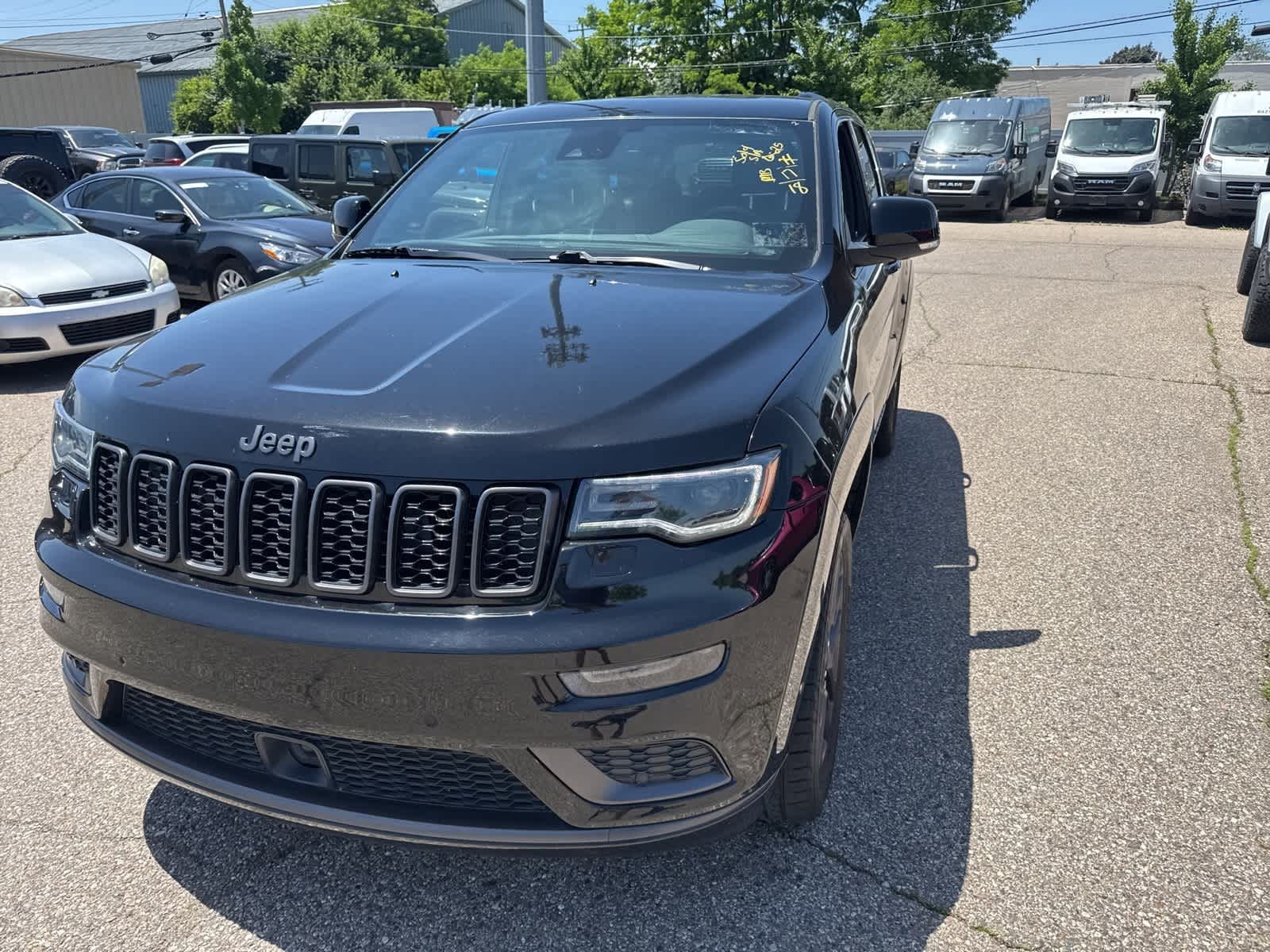 Thumbnail: 2018 Jeep Grand Cherokee - 3