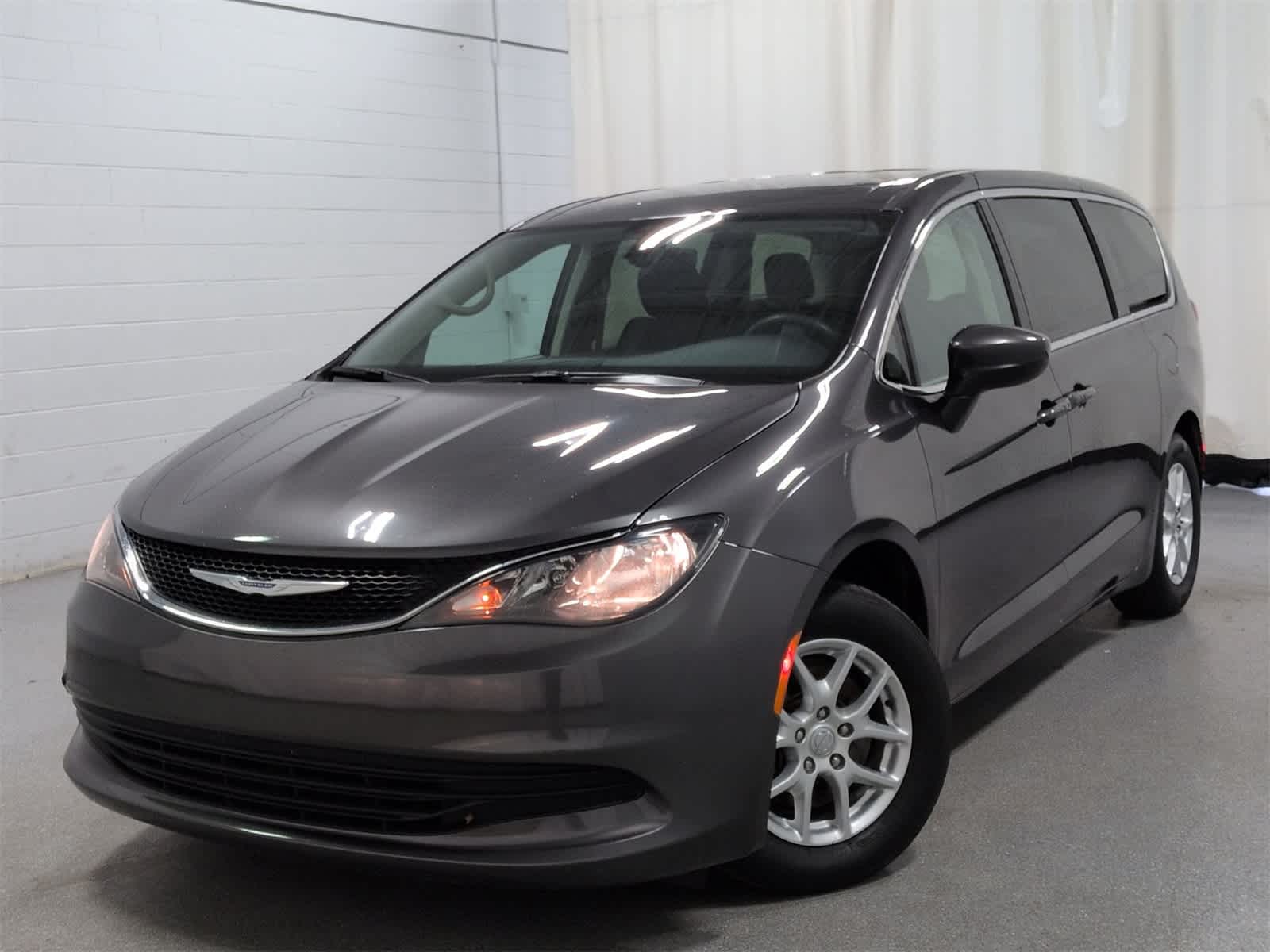 2017 Chrysler Pacifica Touring -
                  Farmington Hills, MI