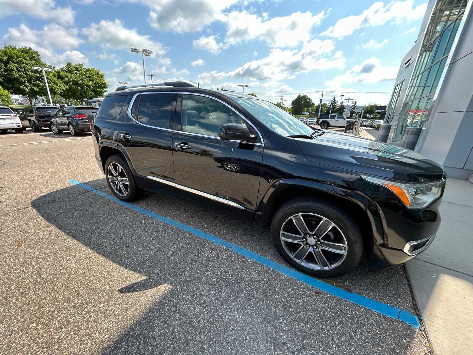 Thumbnail: 2019 GMC Acadia - 10