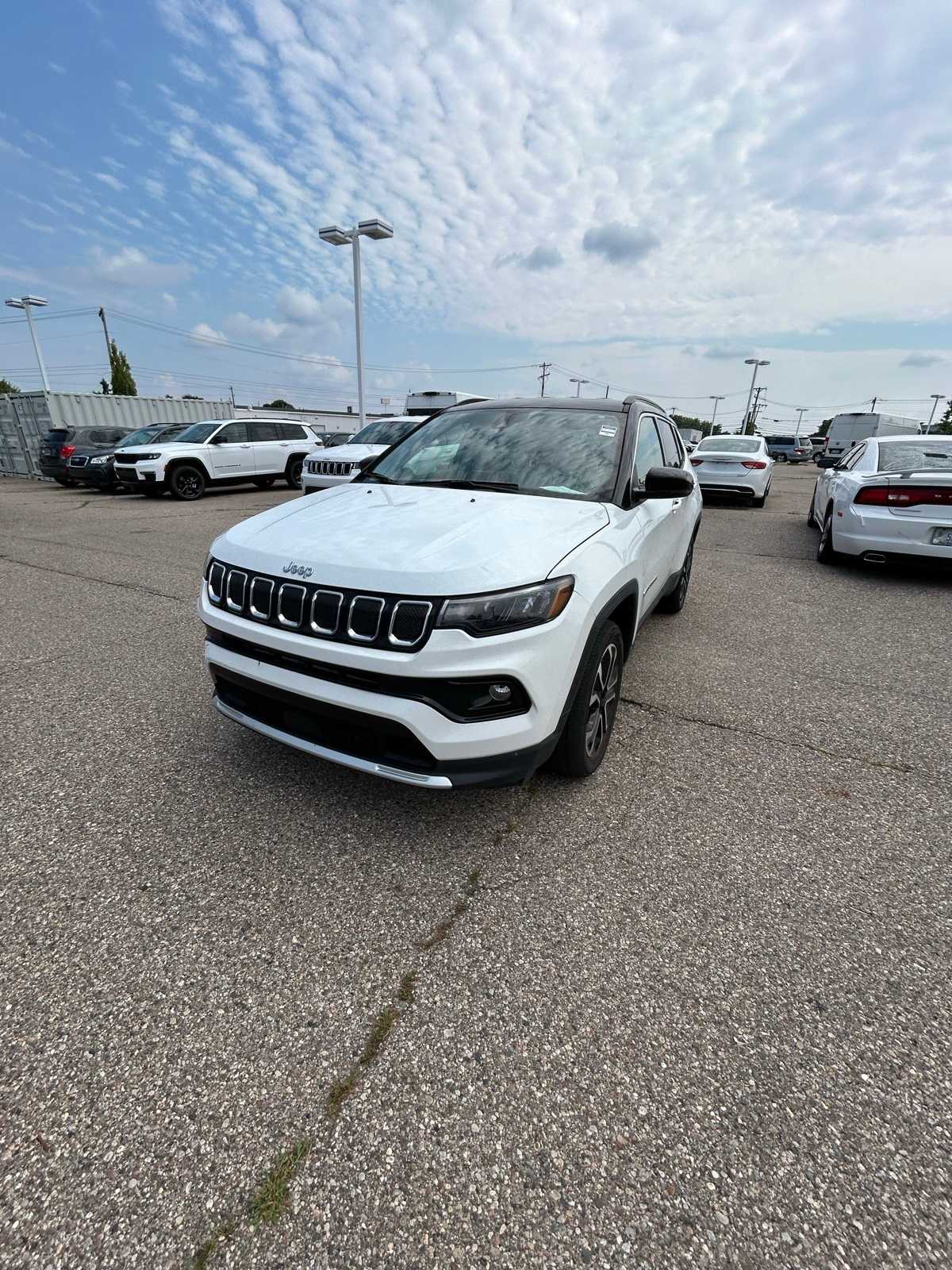 Thumbnail: 2022 Jeep Compass - 3