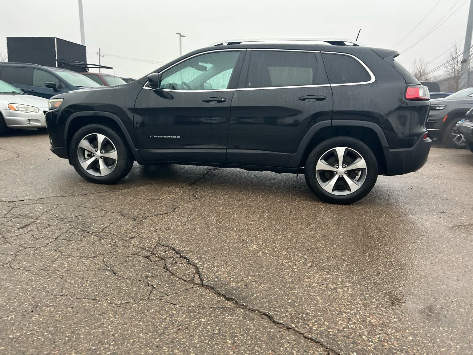 Thumbnail: 2021 Jeep Cherokee - 27