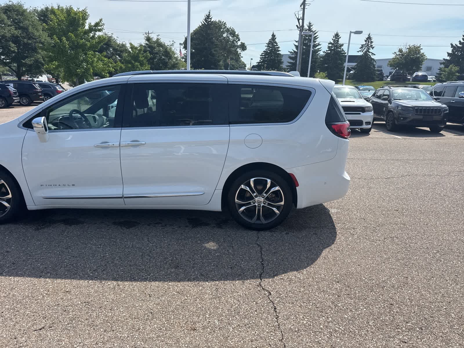 Thumbnail: 2022 Chrysler Pacifica - 22