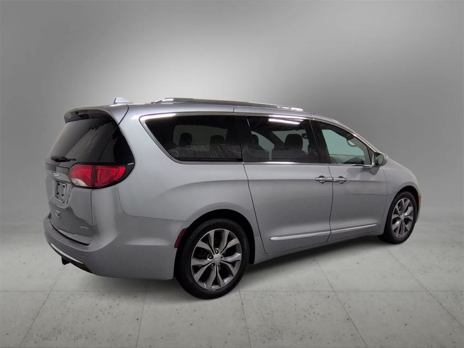 Thumbnail: 2020 Chrysler Pacifica - 8