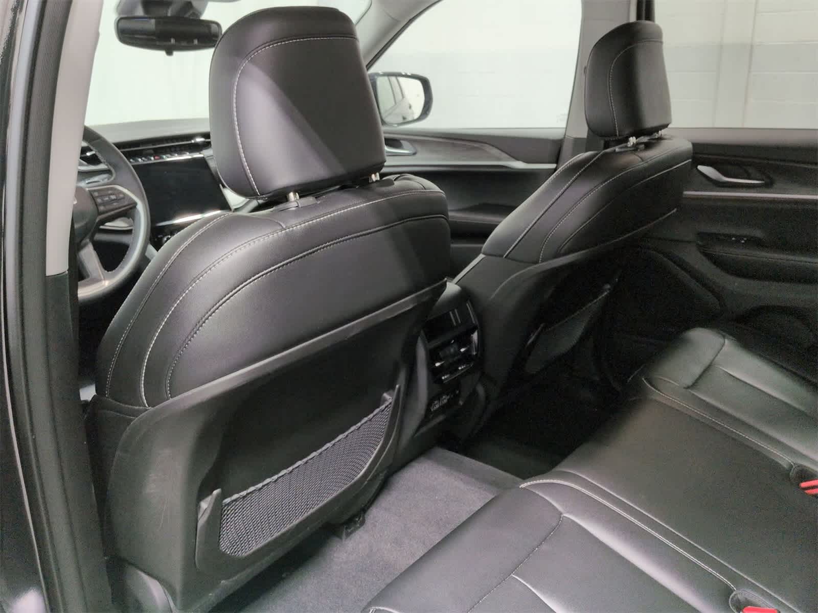 Thumbnail: 2023 Jeep Grand Cherokee - 19
