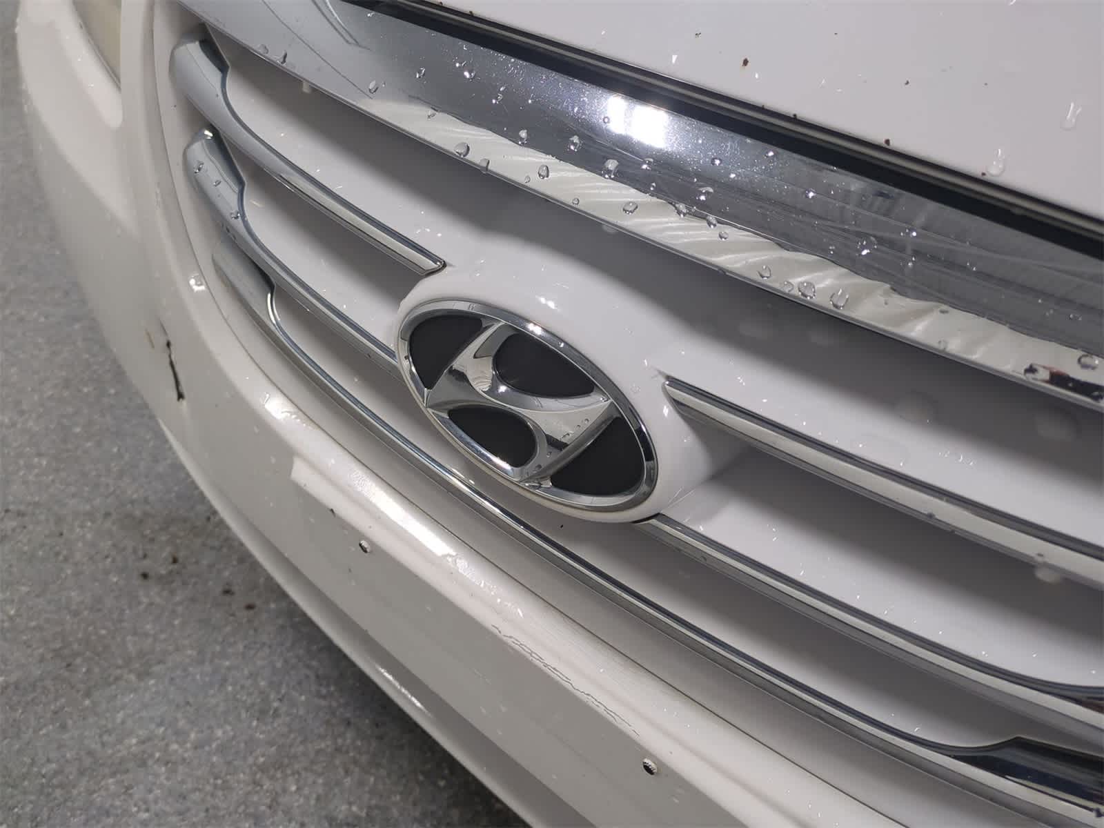 Thumbnail: 2010 Hyundai Elantra - 12