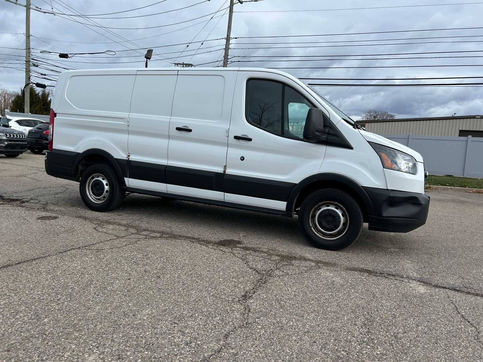 Thumbnail: 2019 Ford Transit Series - 11