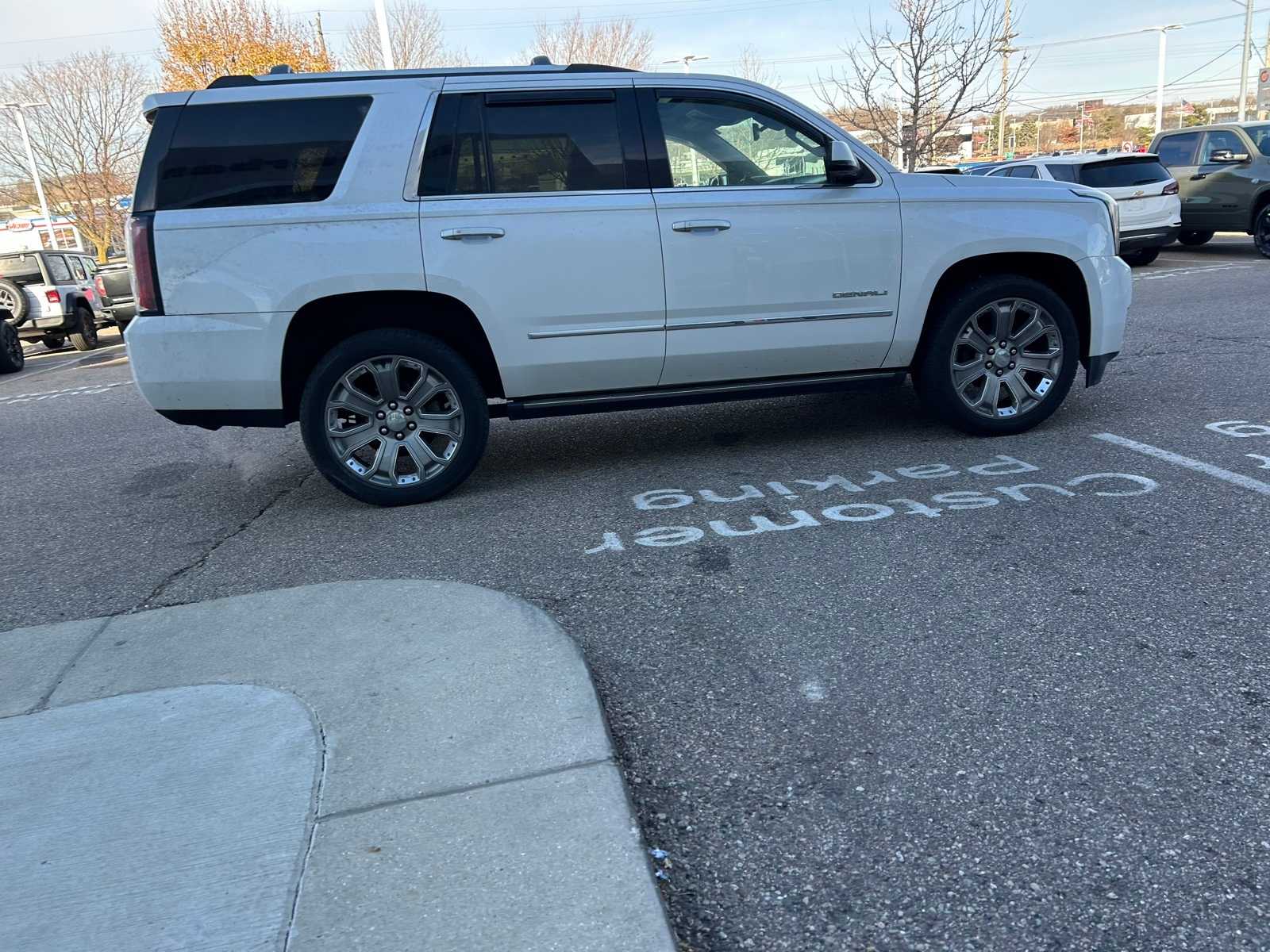 Thumbnail: 2016 GMC Yukon - 12