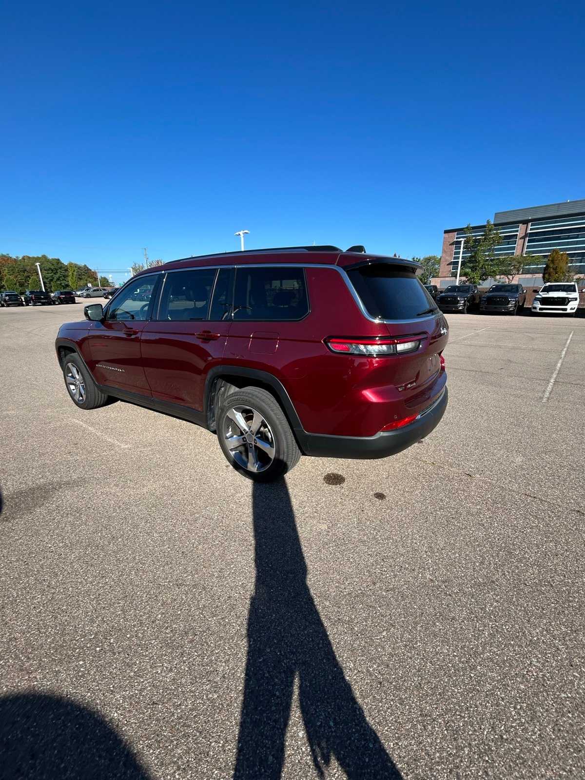 Thumbnail: 2021 Jeep Grand Cherokee L - 21