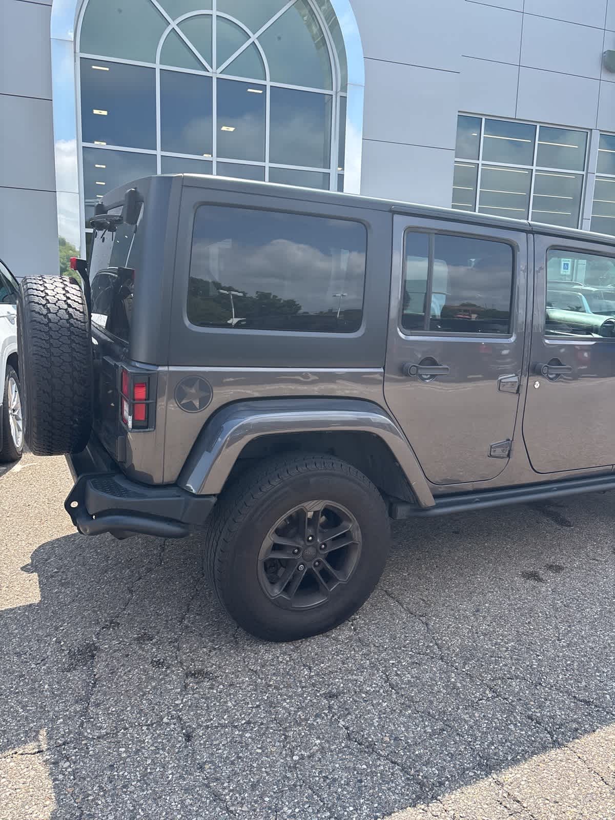 Thumbnail: 2018 Jeep Wrangler - 11
